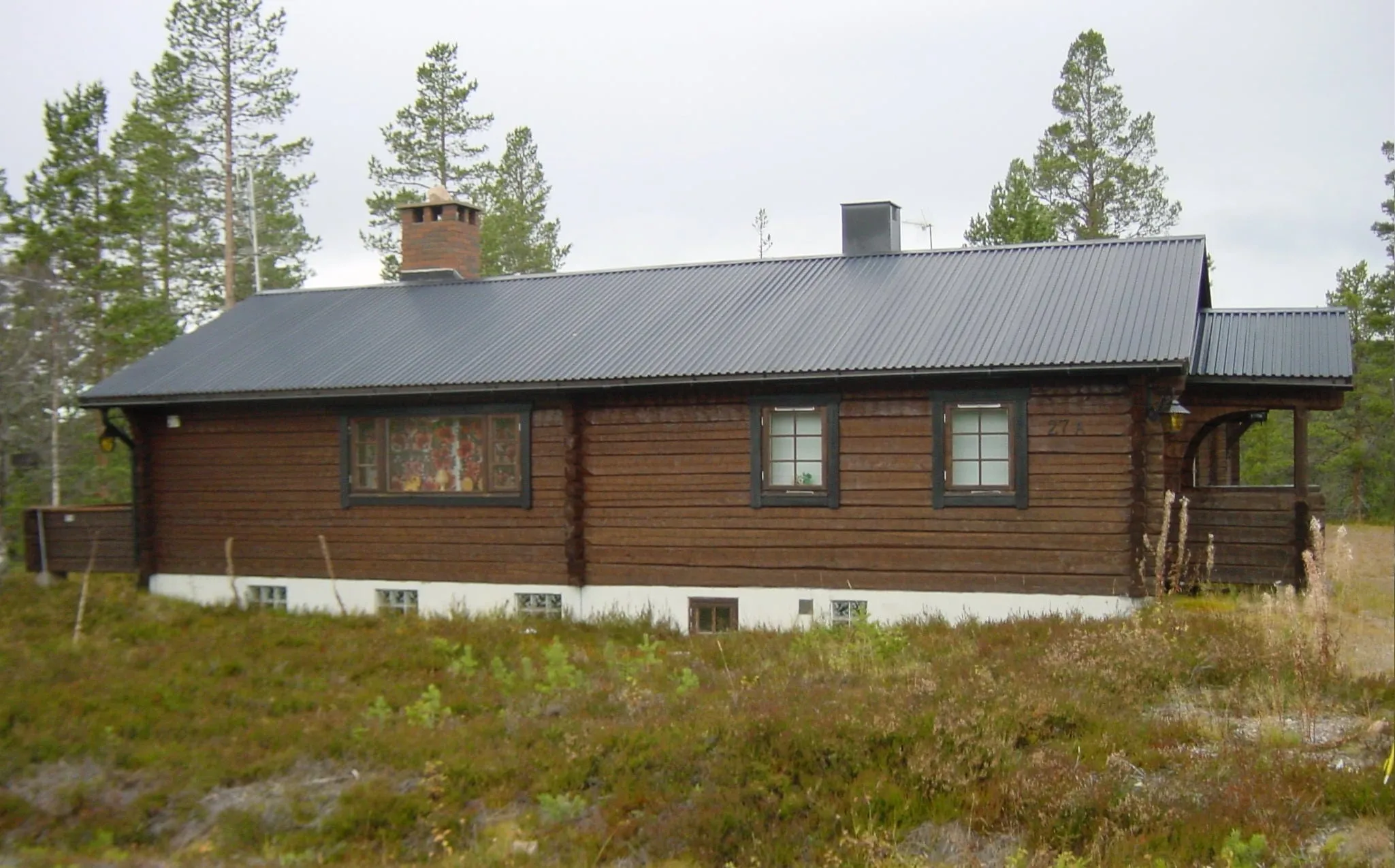 Även sommaren utgör en härlig tid på fjället. Från mitten av juli till mitten av september är det skördetid för (i tidsordning): hjortron - blåbär - lingon.